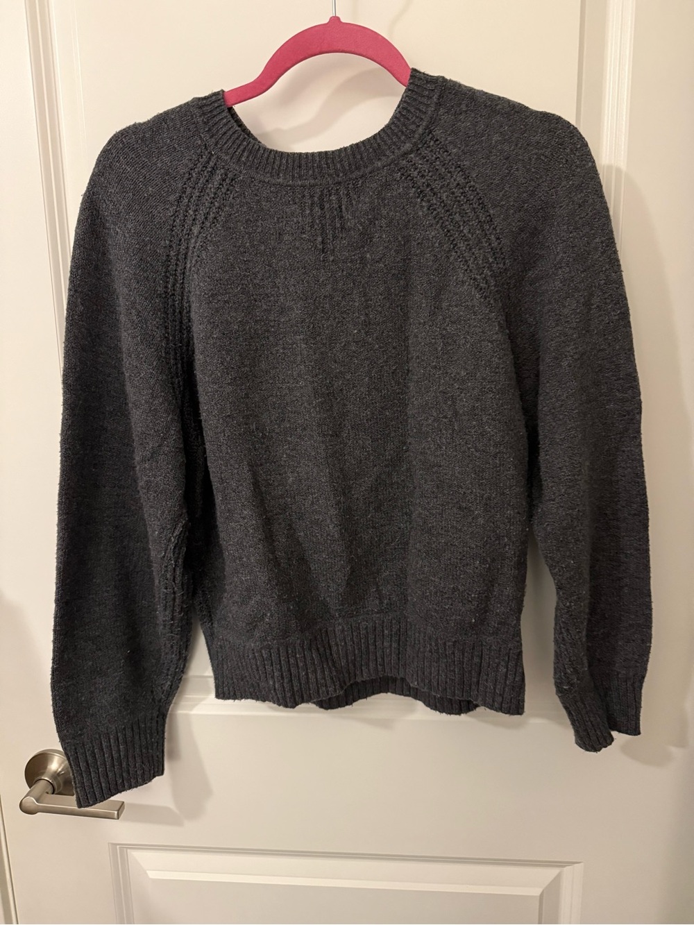 🍁 Universal Thread Dark Gray Crewneck Sweater